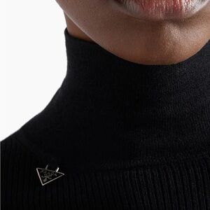 Prada women’s black wool longsleeve turtleneck size 36 small
